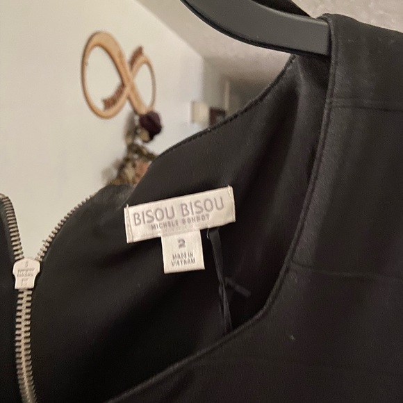 BISOU BISOU
MICHELE BONROT ~ Dress - Picture 2 of 3